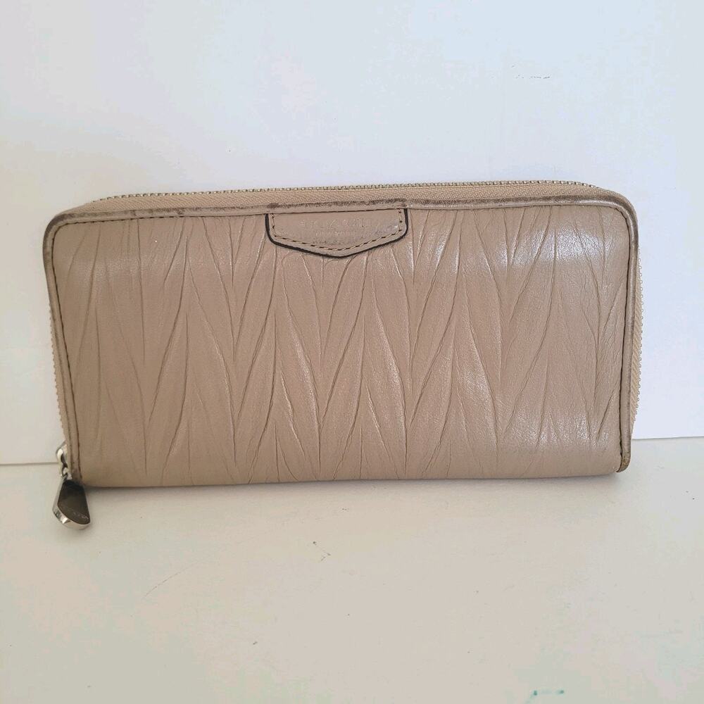 Coach Wallet Gathered Soft Leather Beige Toupe Around Large Accordion Logo